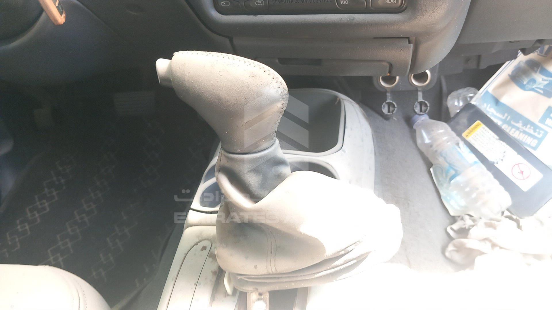 1998 CHEVROLET BLAZER VIN: 1GNDT13W7WK202143