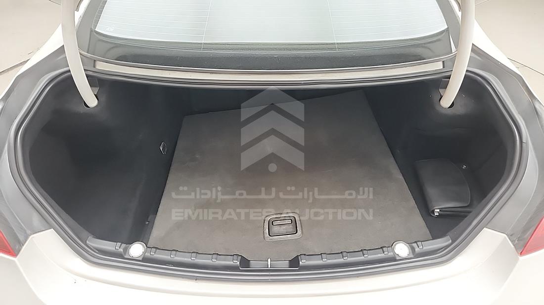 بي ام دبليو 650 2012 — زاوية صندوق السيارة — صورة 23