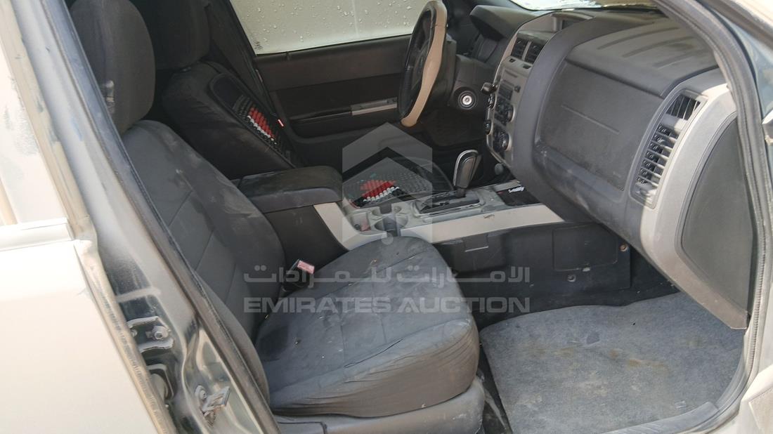 فورد اسكيب 2012 — زاوية الراكب الأمامي للمقعد — صورة 22