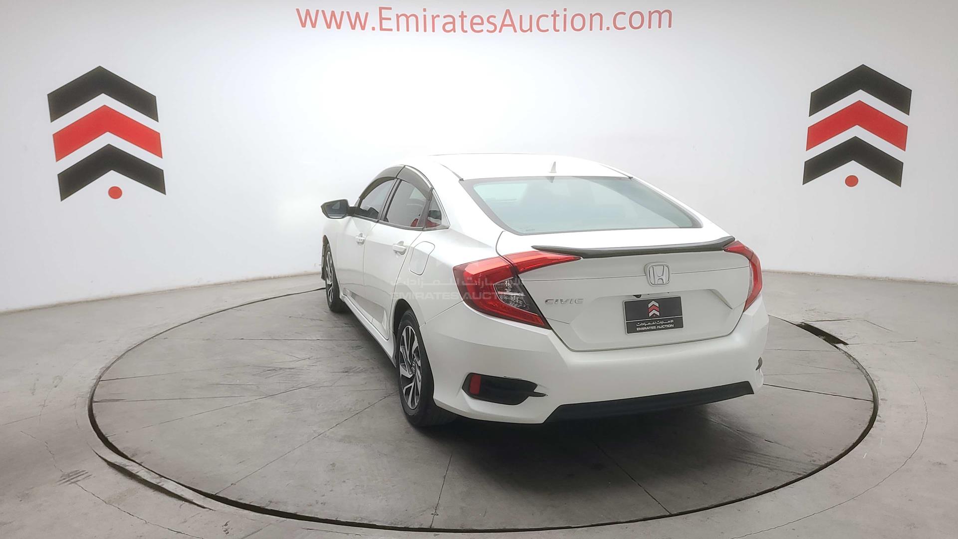 2018 HONDA CIVIC VIN: 2HGFC2F72JH501715