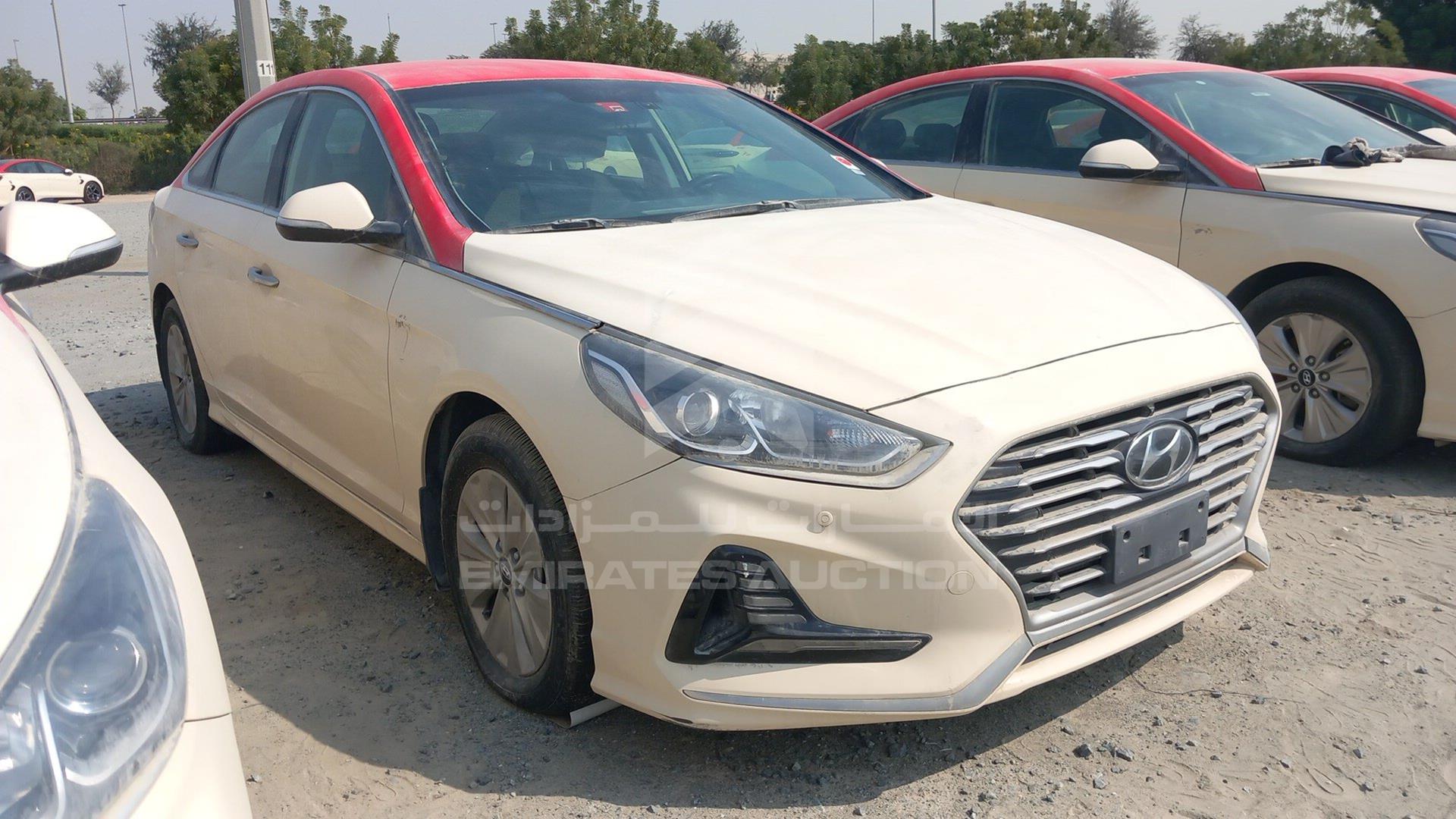 2018 HYUNDAI SONATA VIN: KMHE24132JA082093