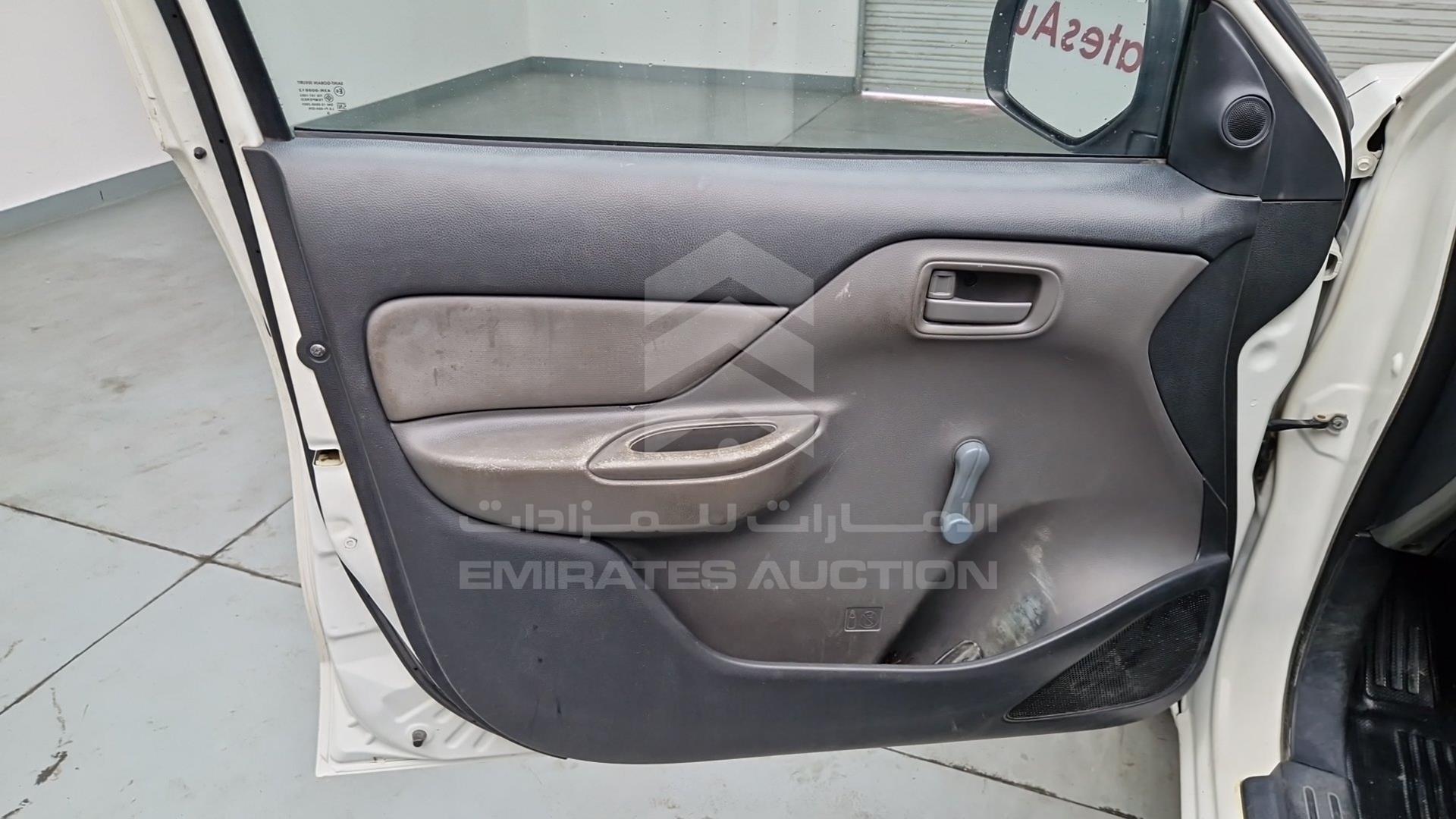 2016 MITSUBISHI L 200 VIN: MMBJNKJ30GH045384