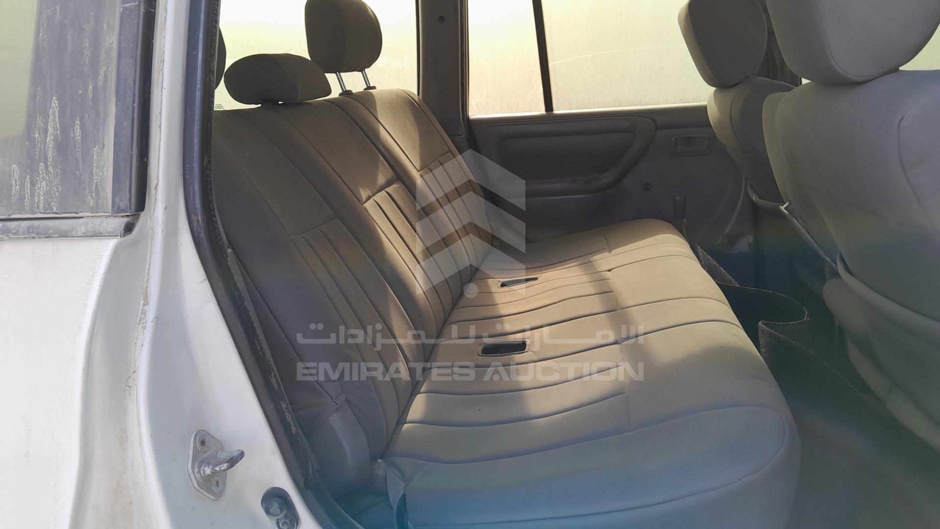 2004 TOYOTA LAND CRUISER VIN: JTGHJ01J843004764