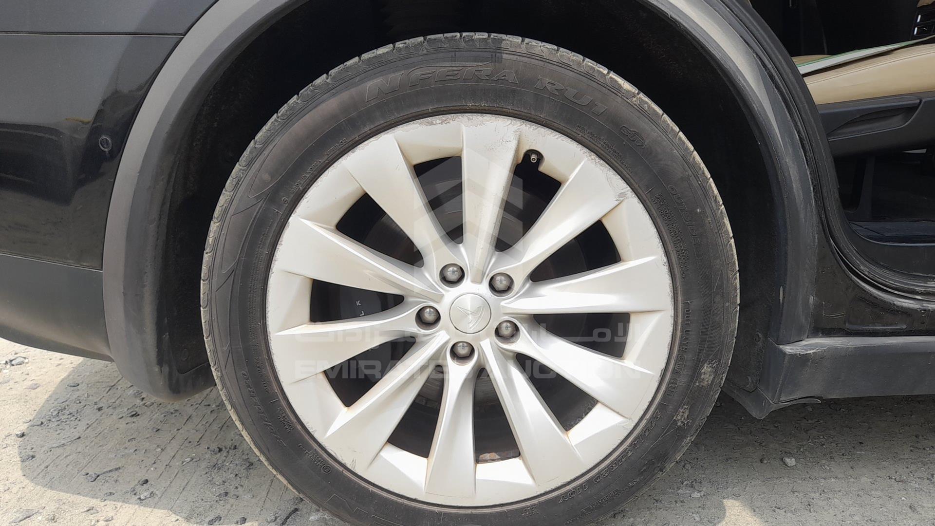 2017 TESLA MODEL X VIN: 5YJXCCE2XHF056526