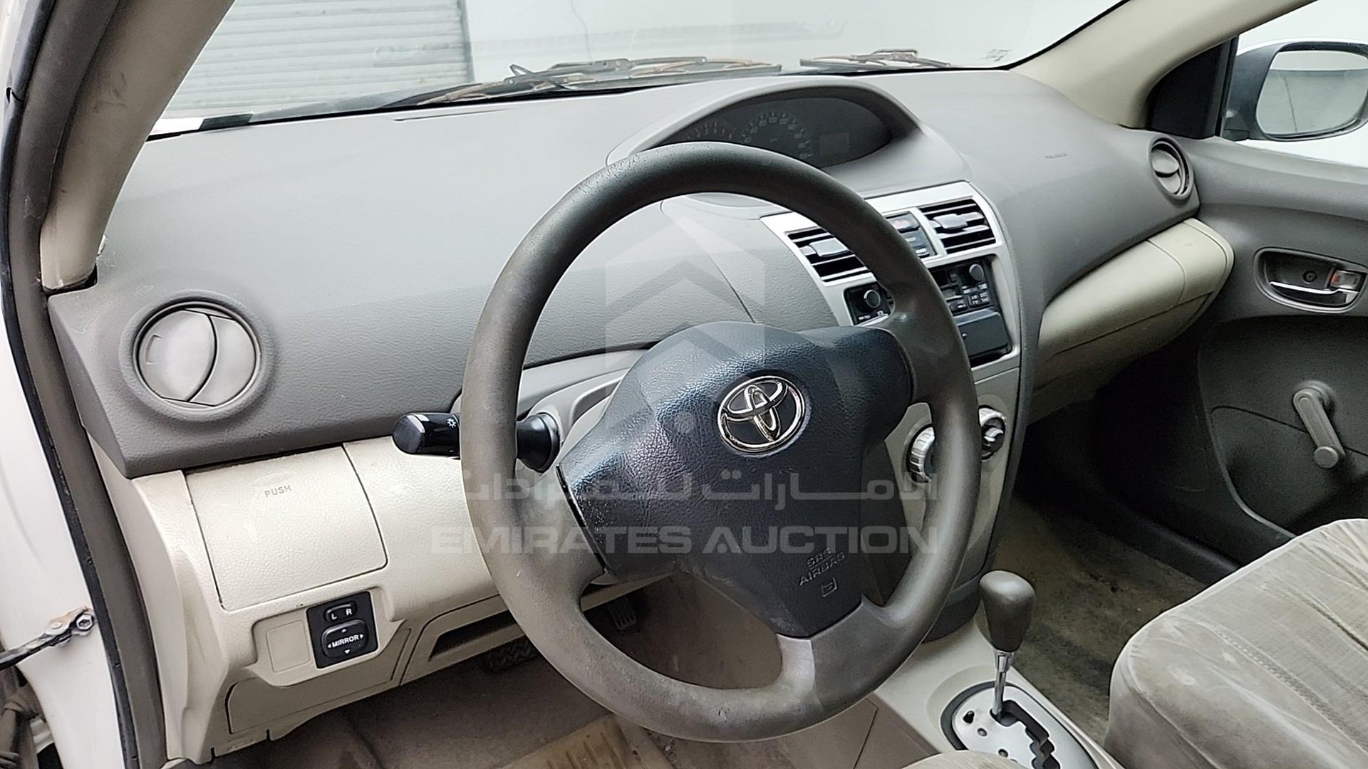 2009 TOYOTA YARIS VIN: JTDBW923494025637