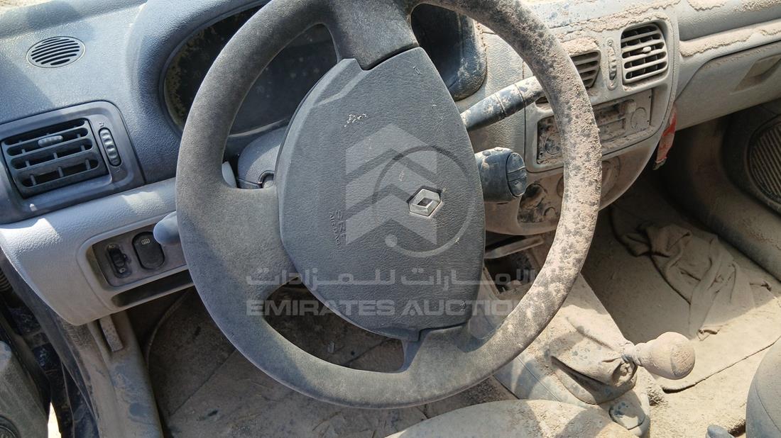 2005 Renault Clio — Steering & Mounted Controls — Photo 12