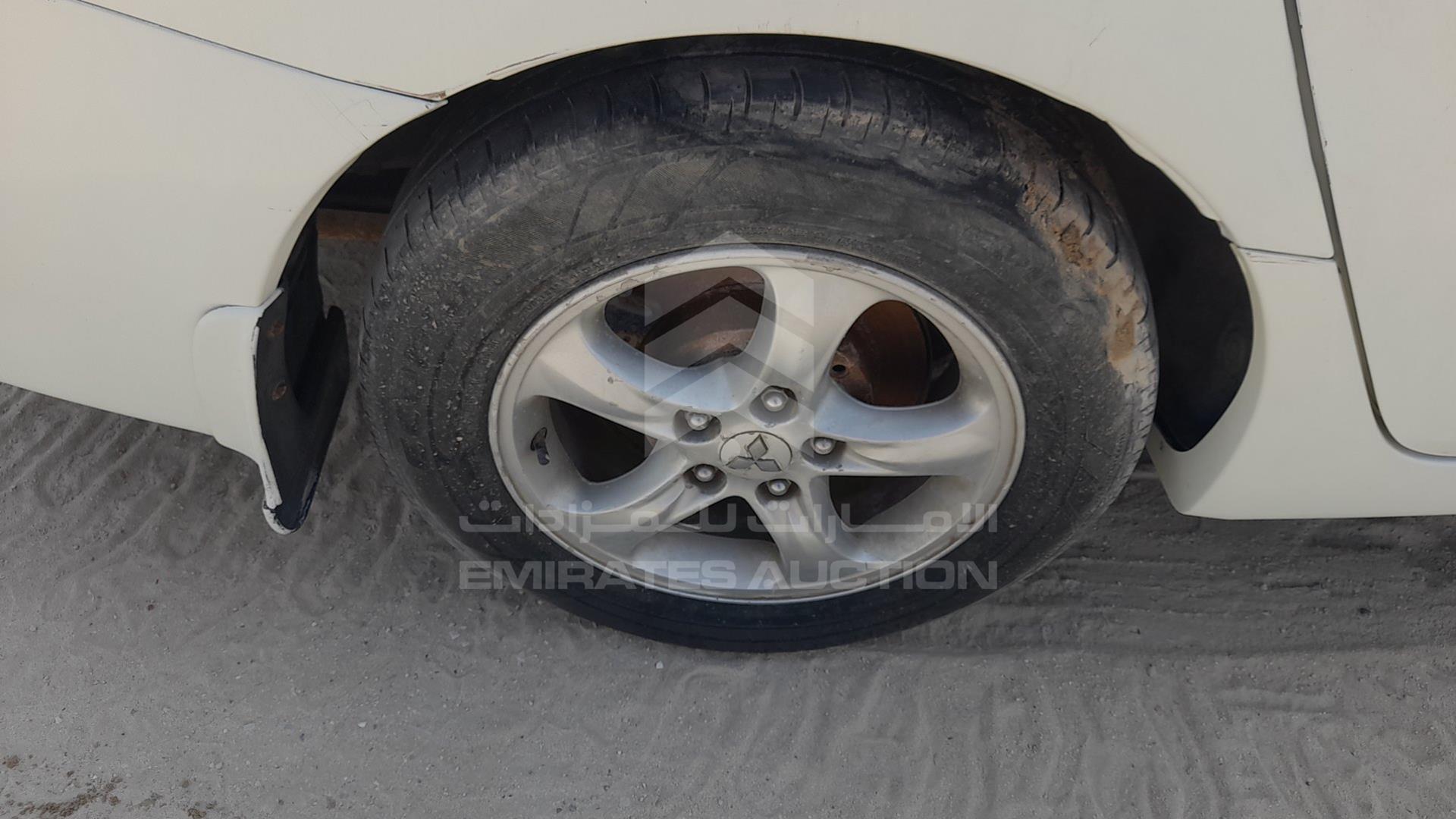 2005 MITSUBISHI GRANDIS VIN: JMYLRNA4W5Z703521