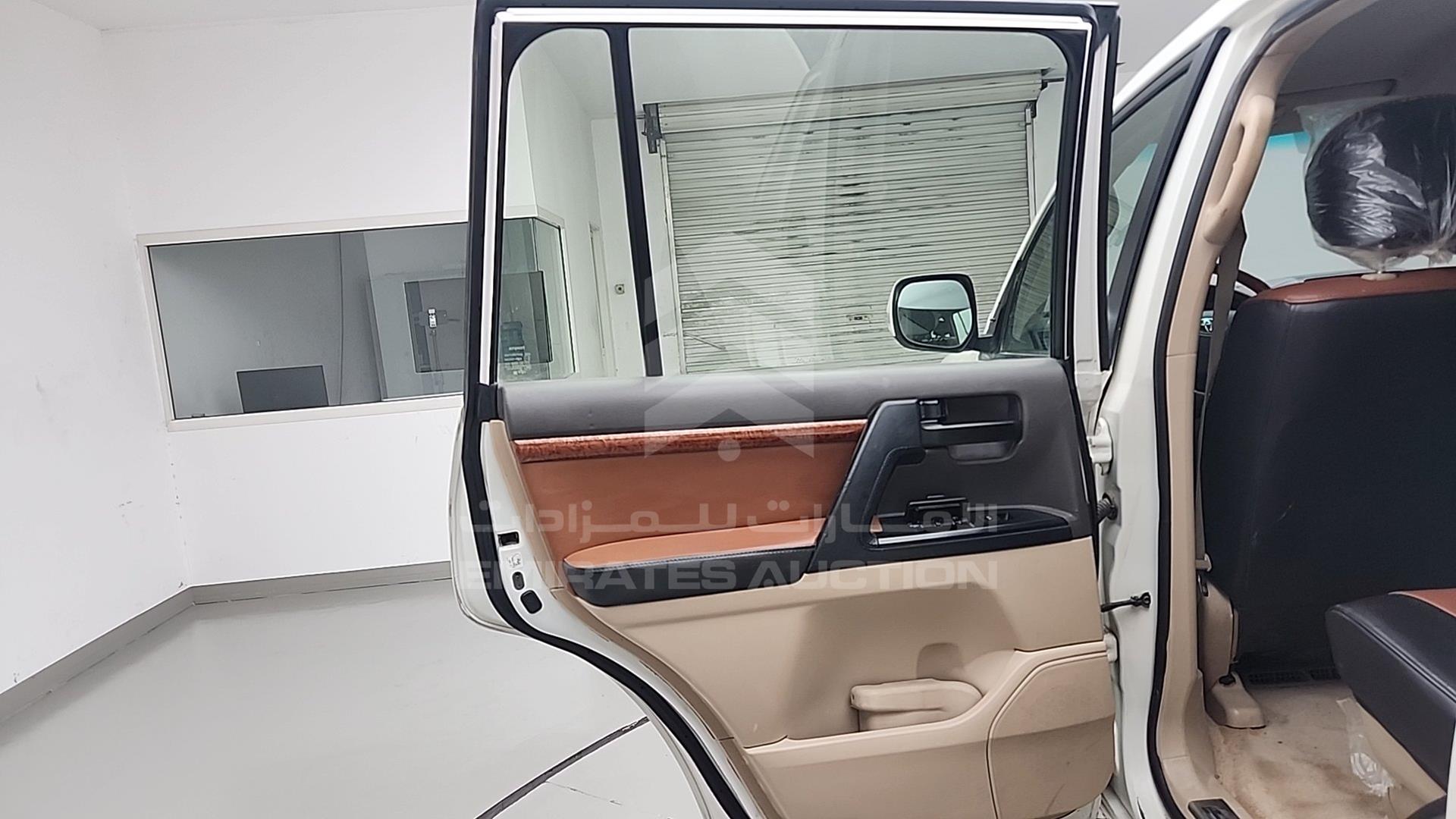 2015 TOYOTA LAND CRUISER VIN: JTMHU09J3F5097838