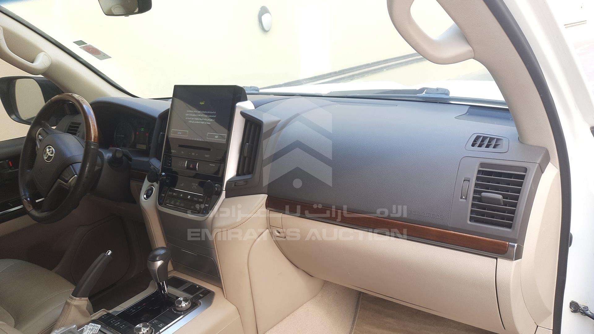 2018 TOYOTA LAND CRUISER VIN: JTMHU01J1J5143686