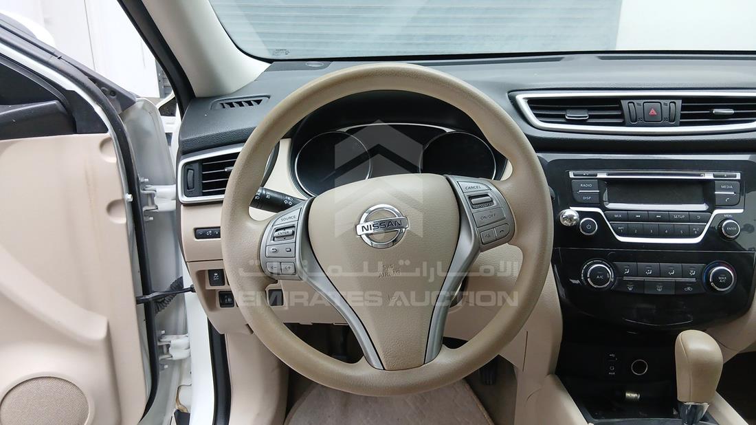 2015 Nissan X-Trail — Steering & Mounted Controls — Photo 15