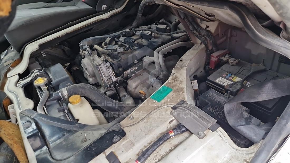 2014 Nissan Urvan — Engine Bay — Photo 23