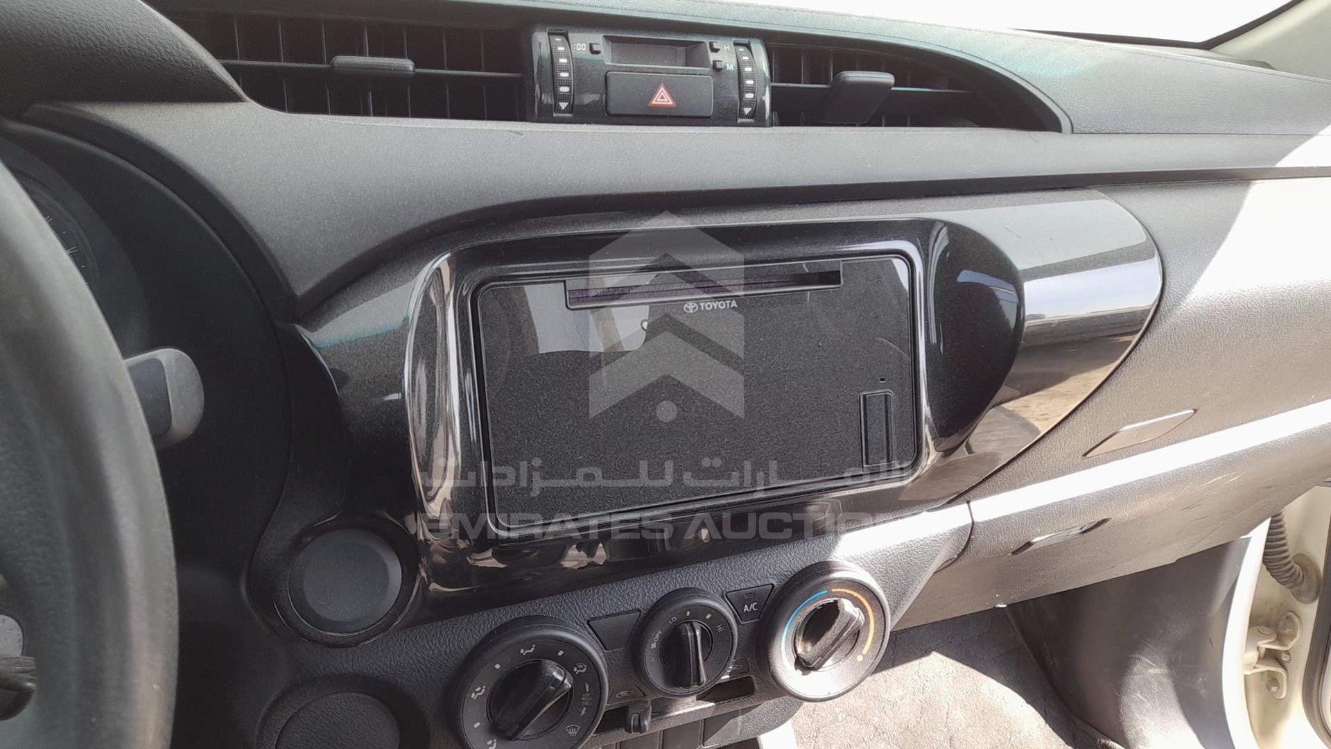 2020 TOYOTA HILUX VIN: MR0CX9CB3L3960489