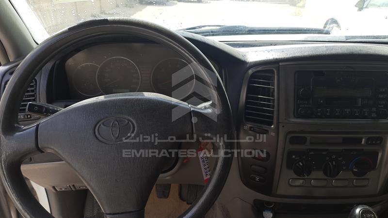 VIN: JTGHJ01J473010873 Auction: EmiratesAuction Lot: 342856 JTGHJ01J473010873 Toyota Land Cruiser 2007 WHITE Photo 14