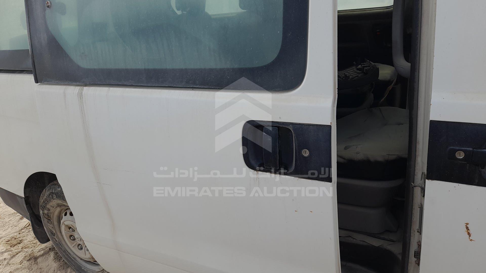 2016 HYUNDAI H1 VIN: KMJWA37R7GU774742