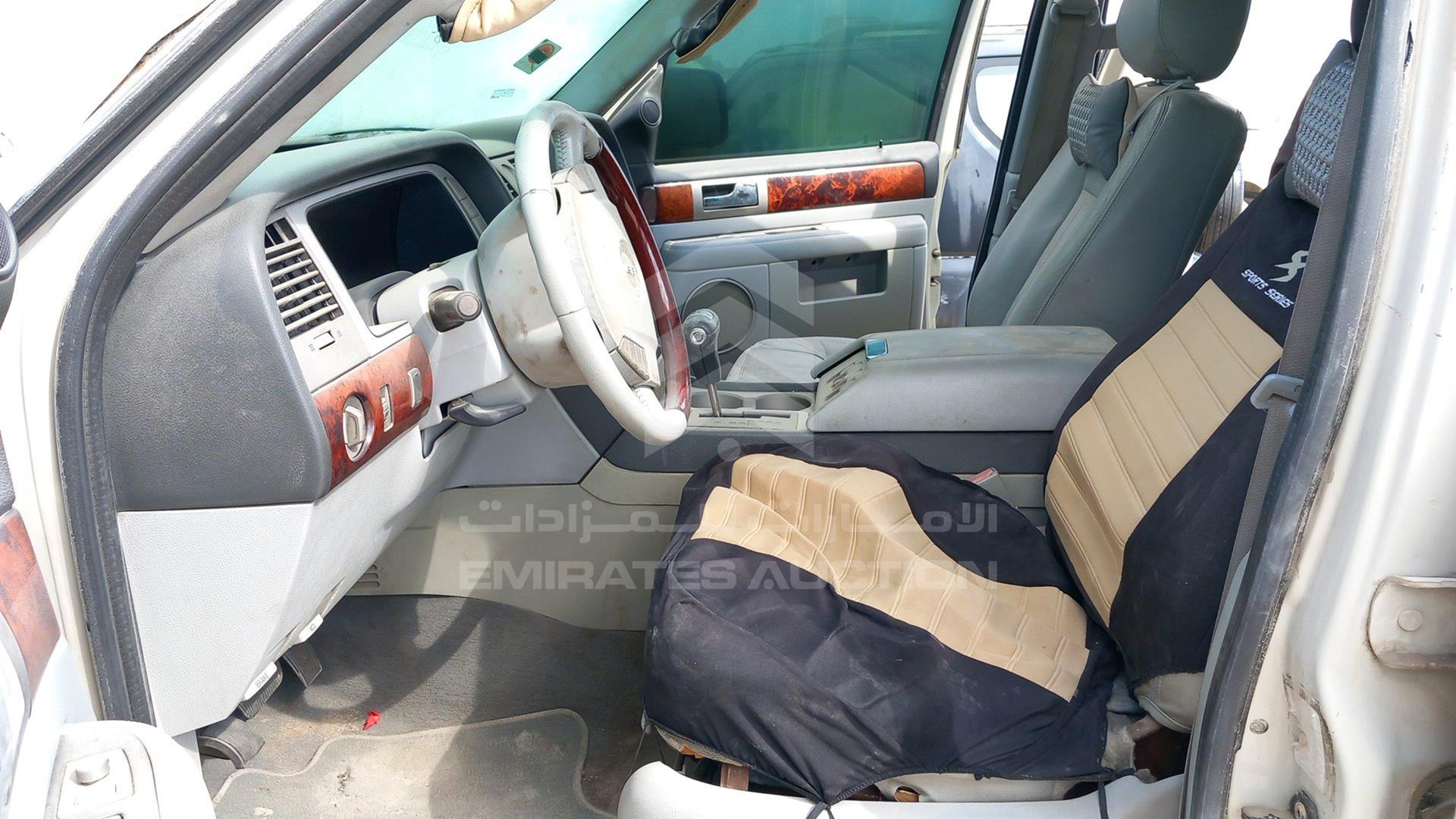 2005 LINCOLN NAVIGATOR VIN: 5LMFU285X5LJ21885