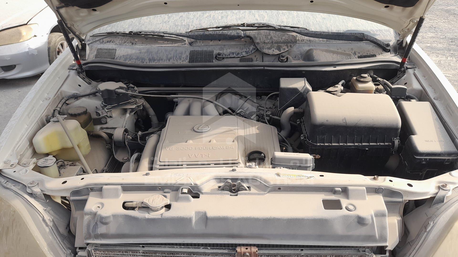 1999 LEXUS RX 300 VIN: JT6GF10U8X0037692