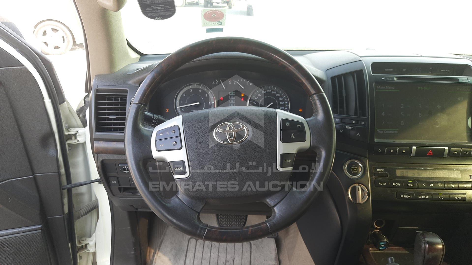 2011 TOYOTA LAND CRUISER VIN: JTMHU09J5B4036555