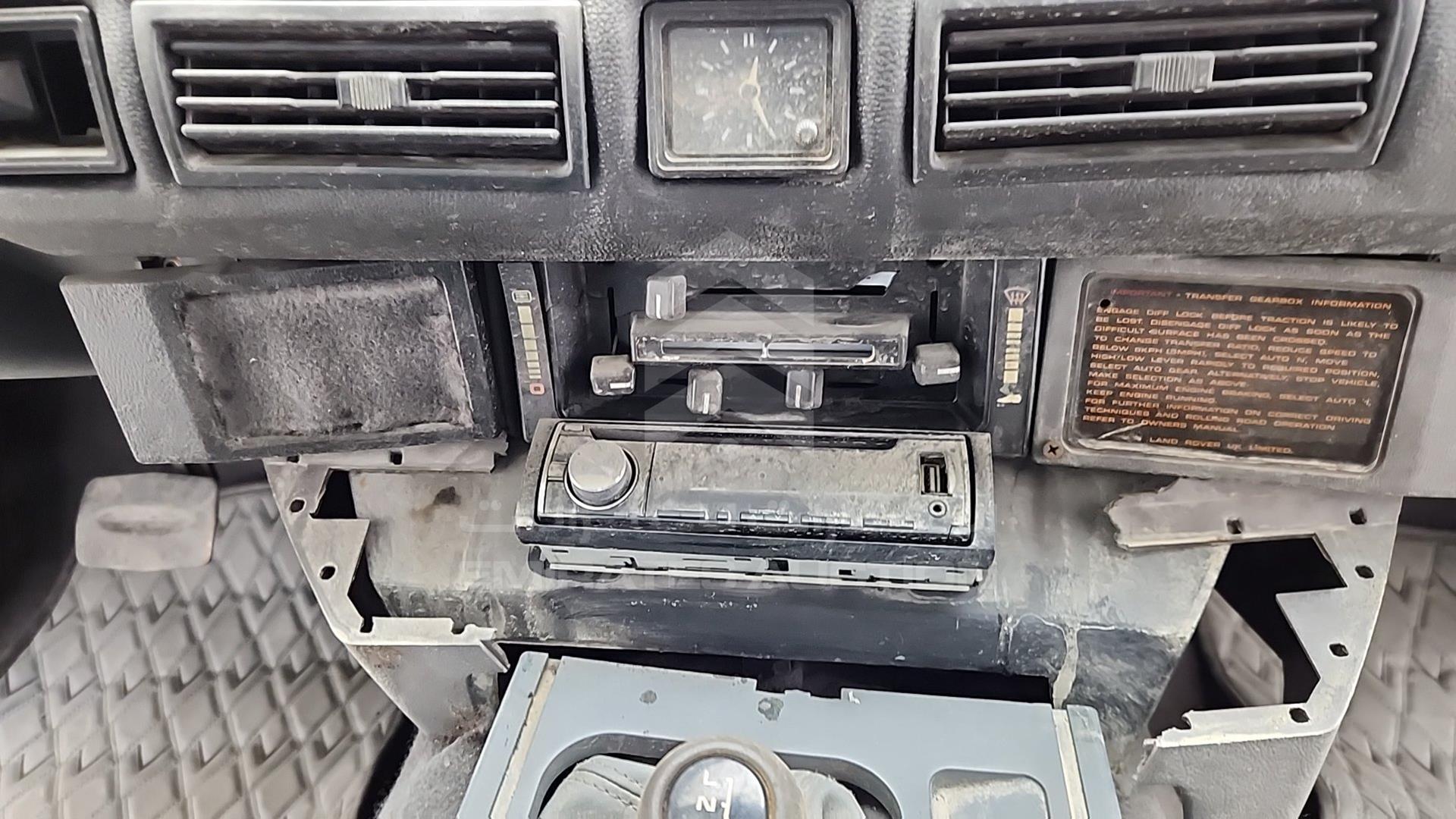 1987 LAND ROVER RANGE ROVER VIN: SALHV1140HA296647