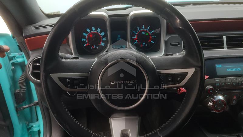 2G1FB1EV4A9210812 Auction: EmiratesAuction Lot: 405395 2G1FB1EV4A9210812 Chevrolet Camaro 2010 BLUE Photo 19