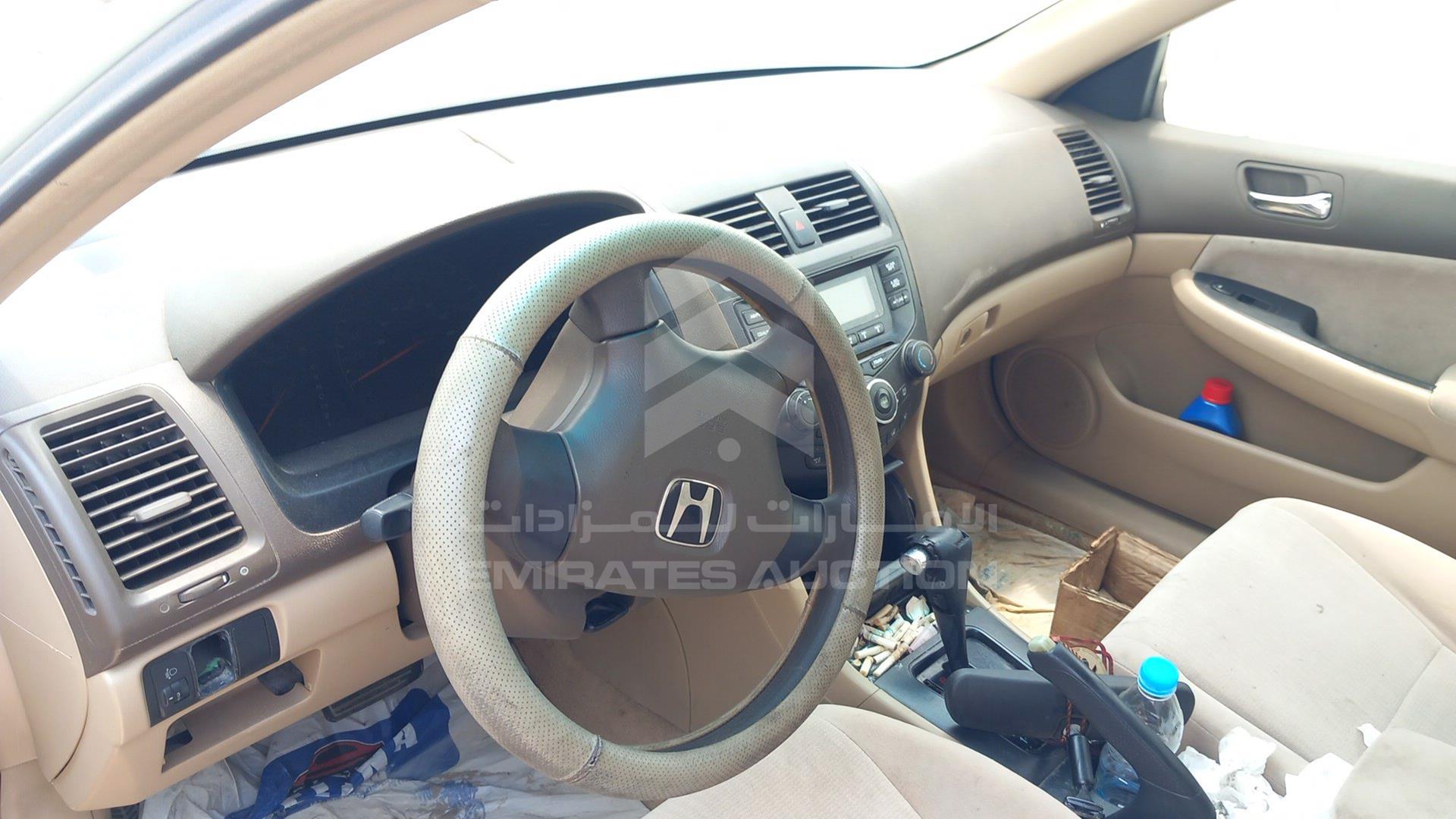 2005 HONDA ACCORD VIN: JHMCM56515C400171