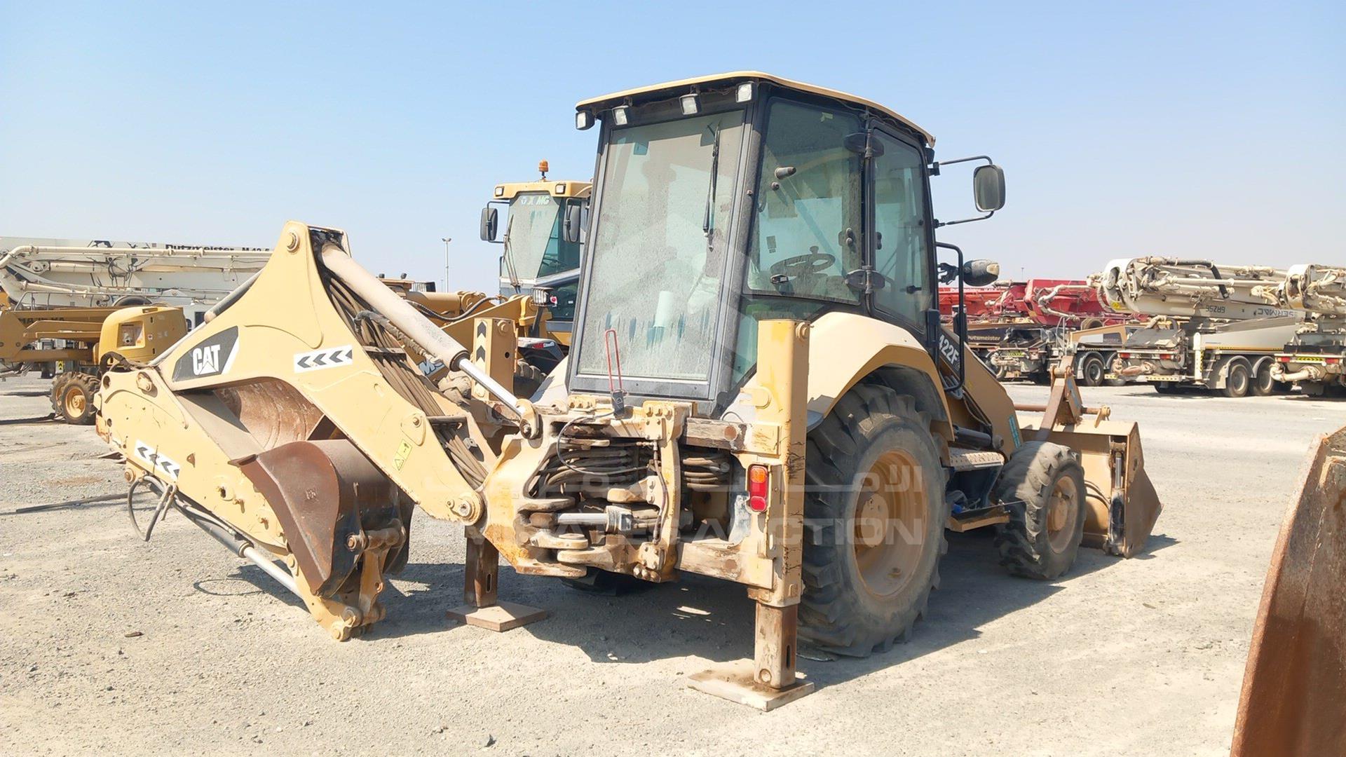 2016 CATERPILLAR 422F VIN: CAT0422FPLYF00460