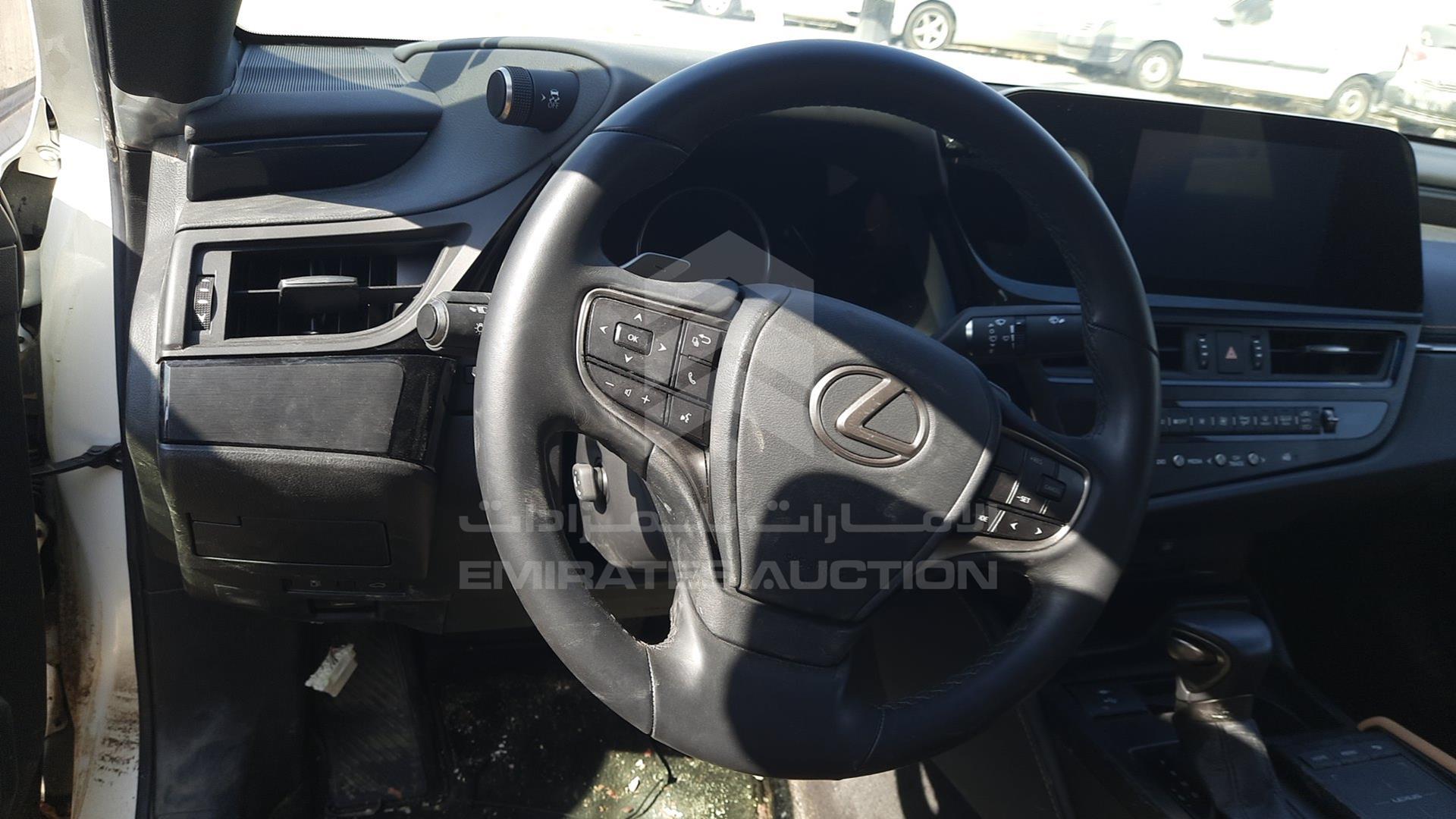 2022 LEXUS ES 300 VIN: JTHB21B18N2181129