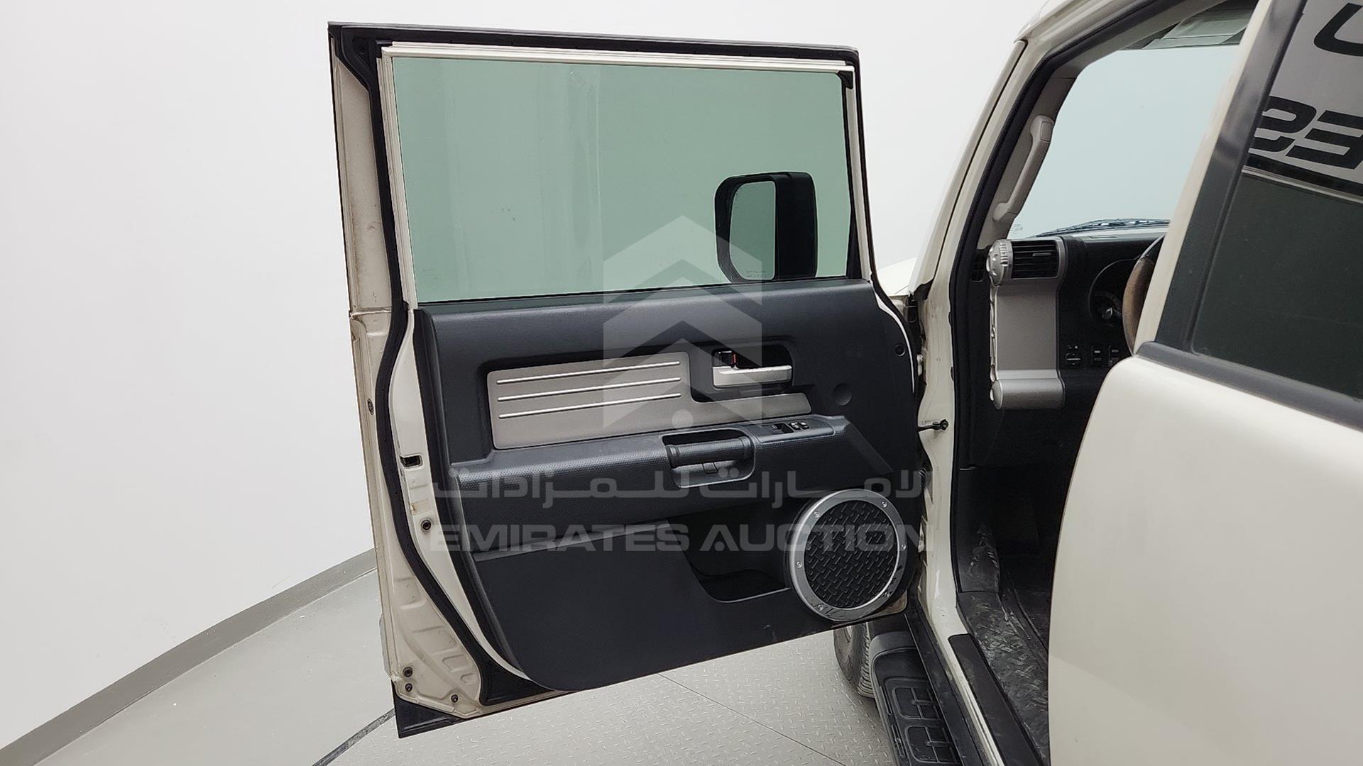 2014 TOYOTA FJ CRUISER VIN: JTEBU11F6EK199441