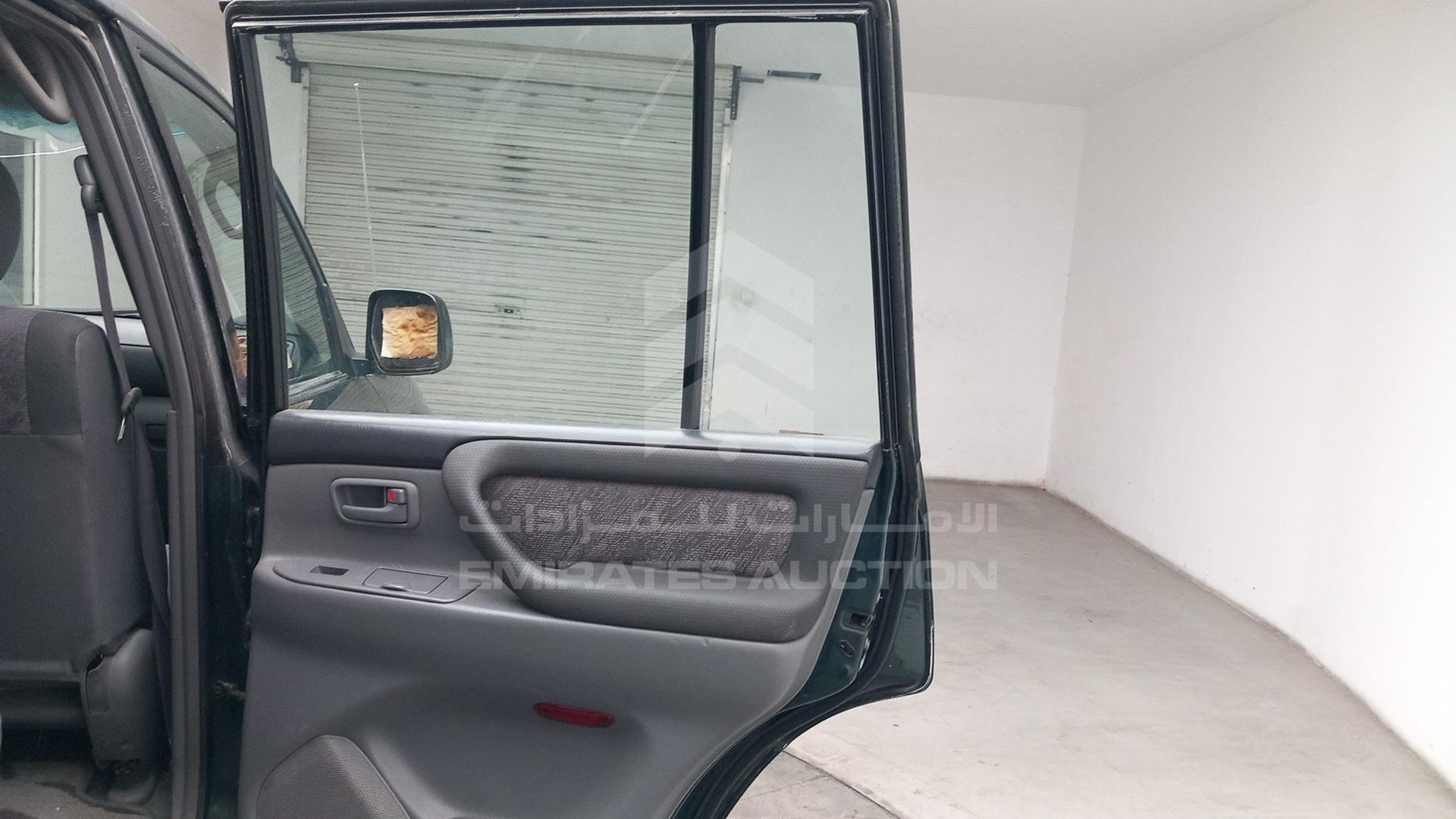 2000 TOYOTA LAND CRUISER VIN: JTEHJ09J115008443