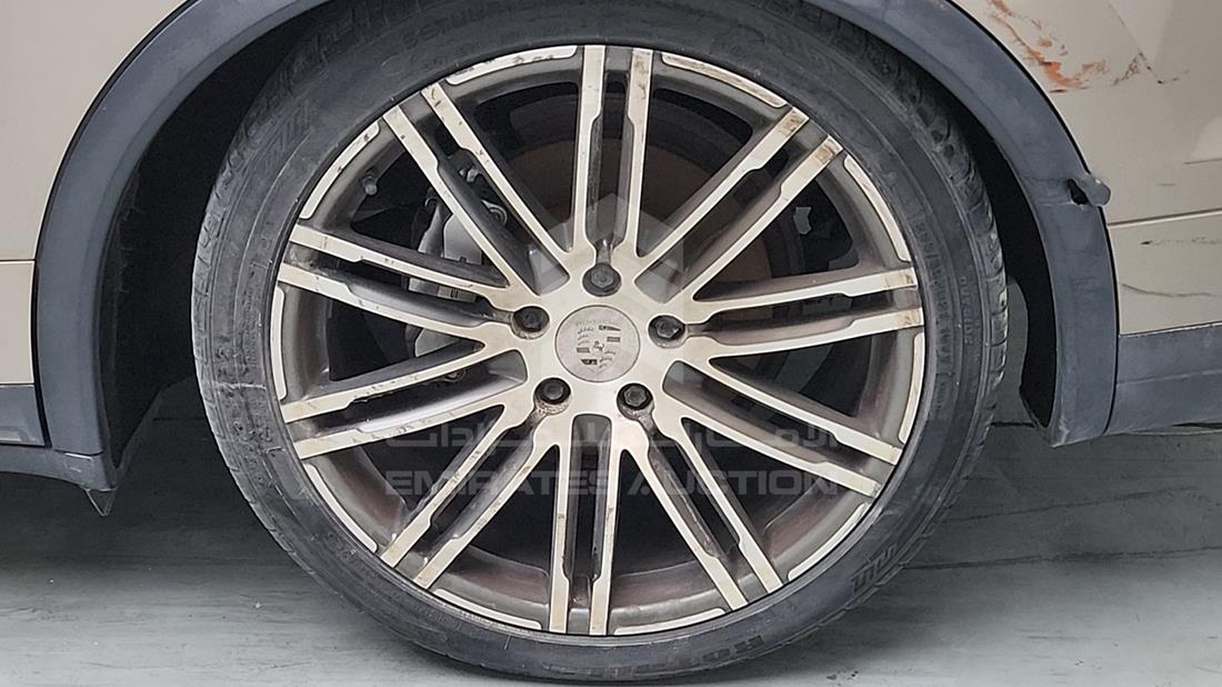 2016 Porsche Cayenne — Rear Left Tyre — Photo 33