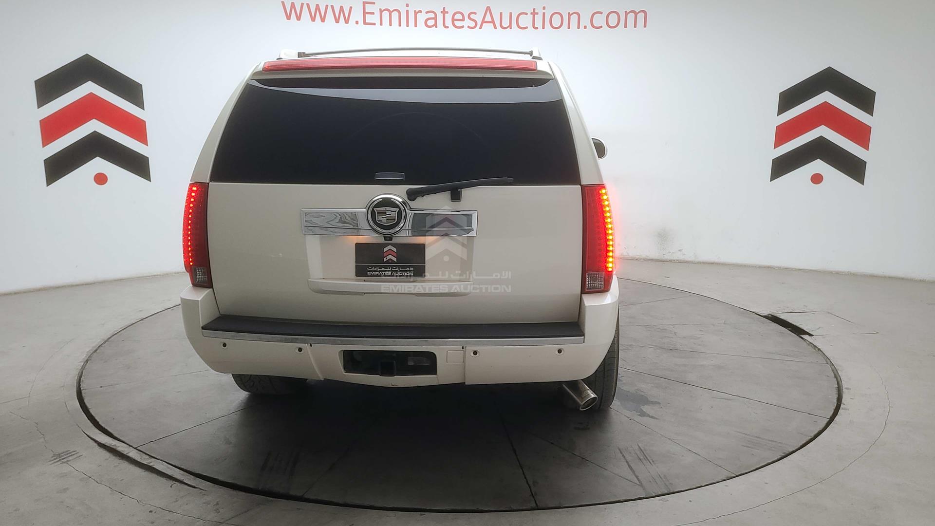 2011 CADILLAC ESCALADE VIN: 1GYS3EEJ1BR157902