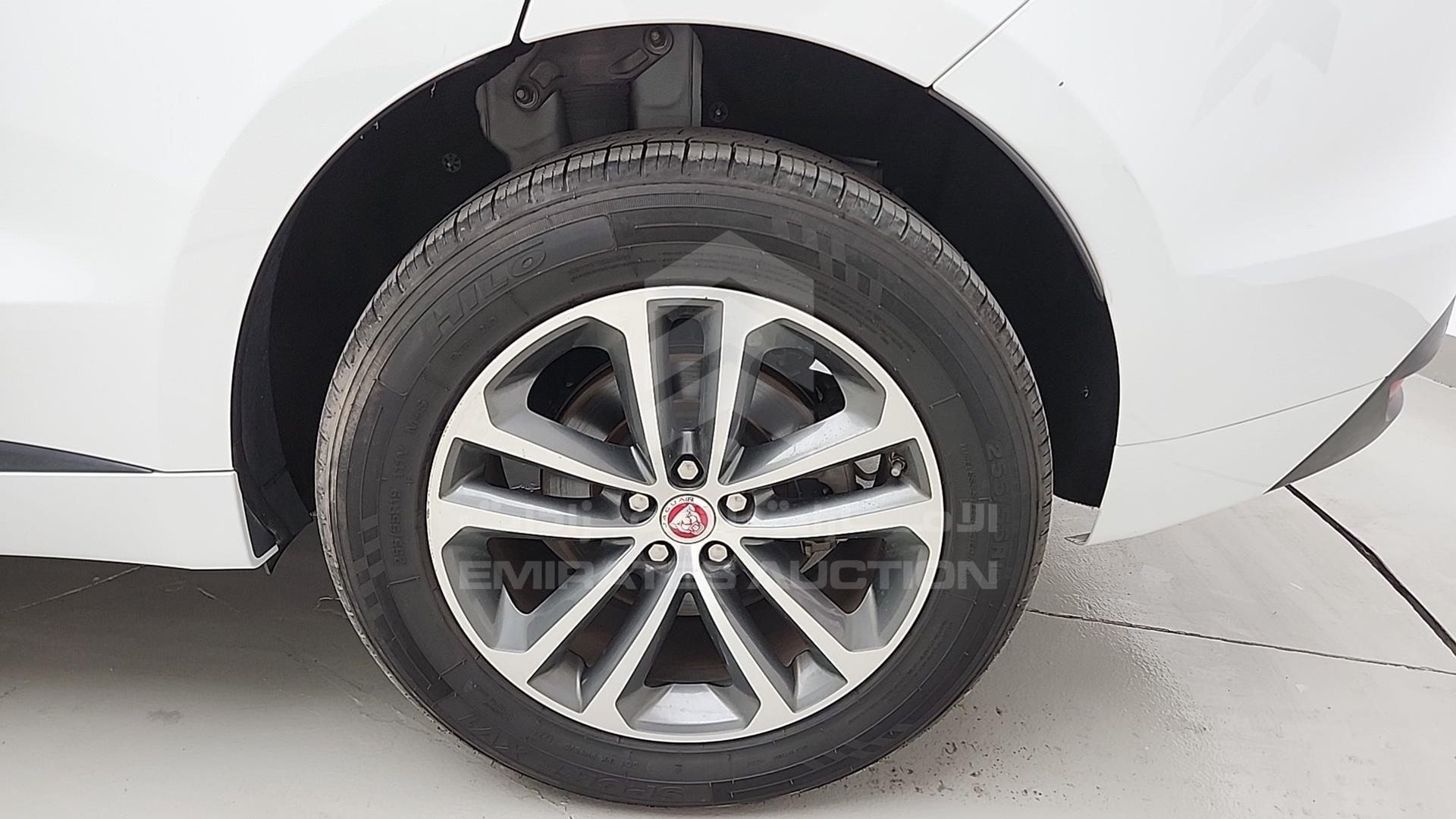 2018 JAGUAR F-PACE VIN: SADCA2BX3JA320008