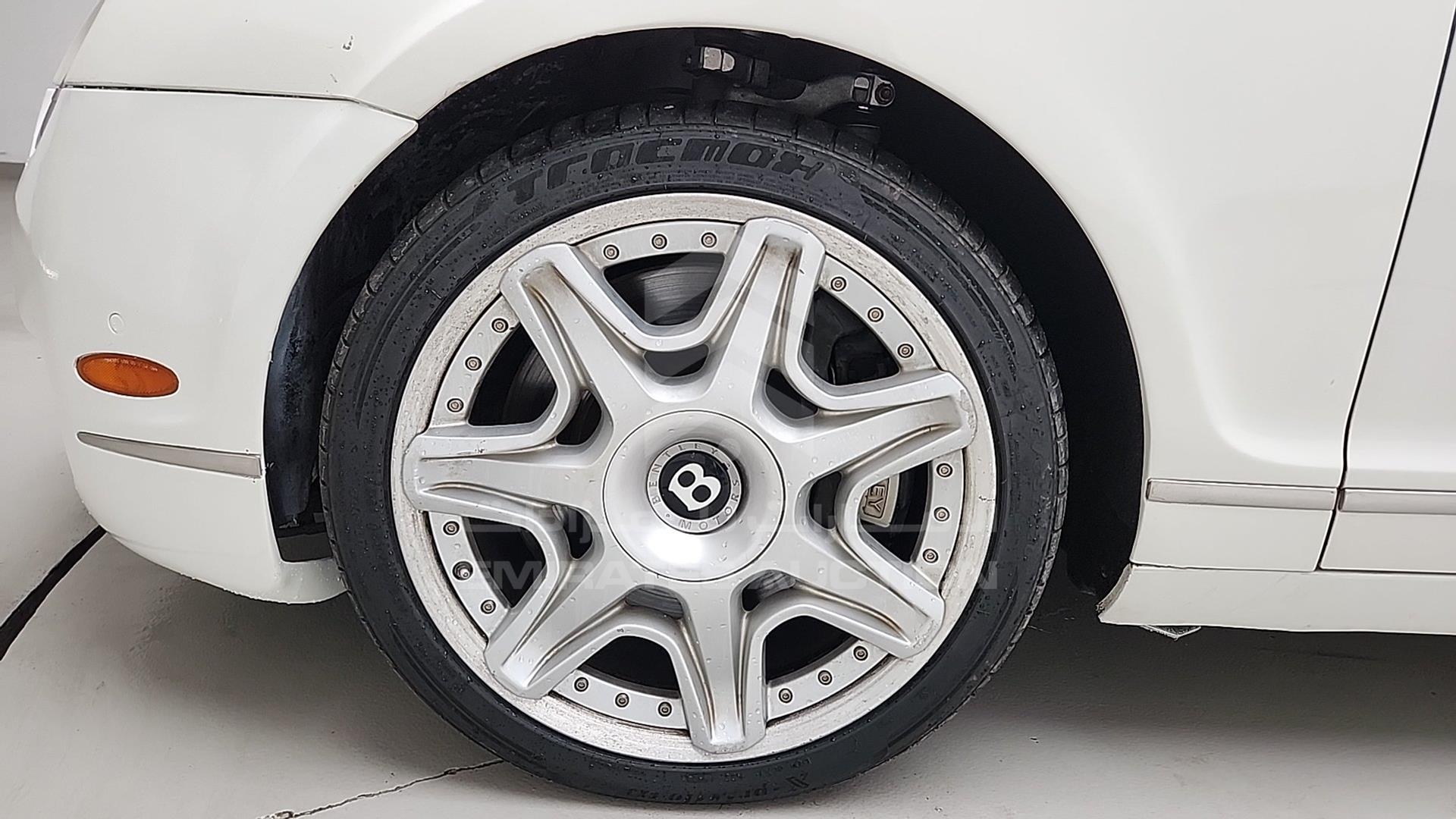 2011 BENTLEY CONTINENTAL VIN: SCBBR9ZA7BC067021