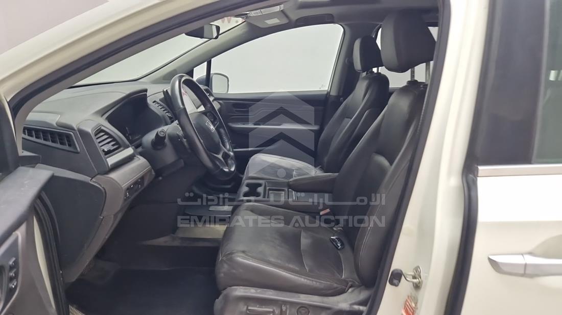 2018 Honda Odyssey — Front Left Driver Seat View — Photo 16