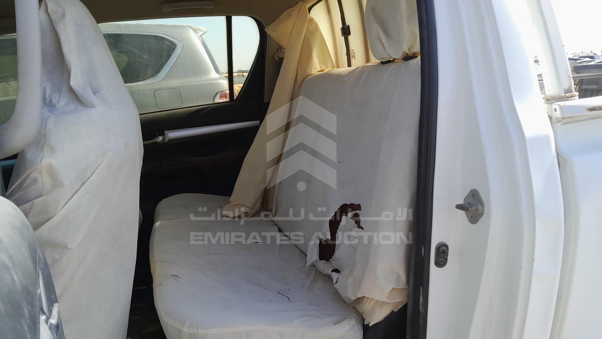 0 TOYOTA HILUX VIN: MR0HX8CD100881708