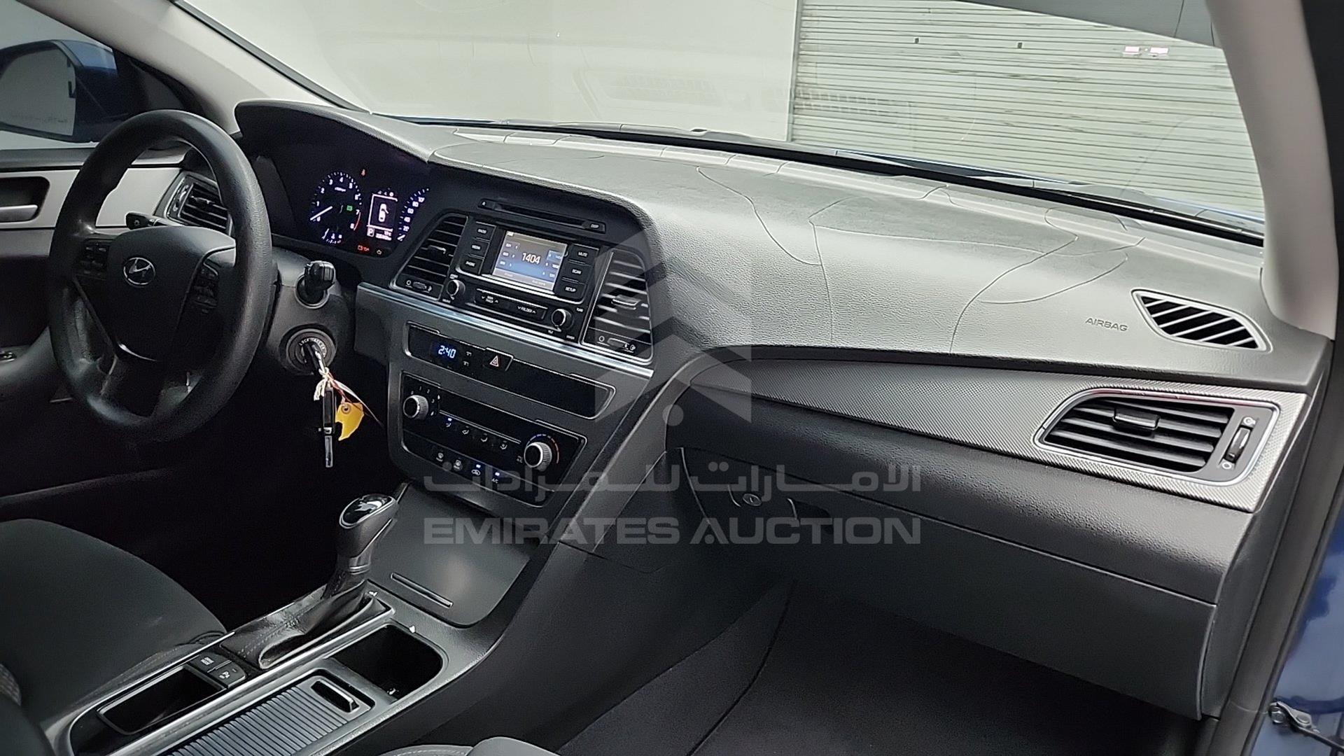 2016 HYUNDAI SONATA VIN: KMHE241G4GA109113