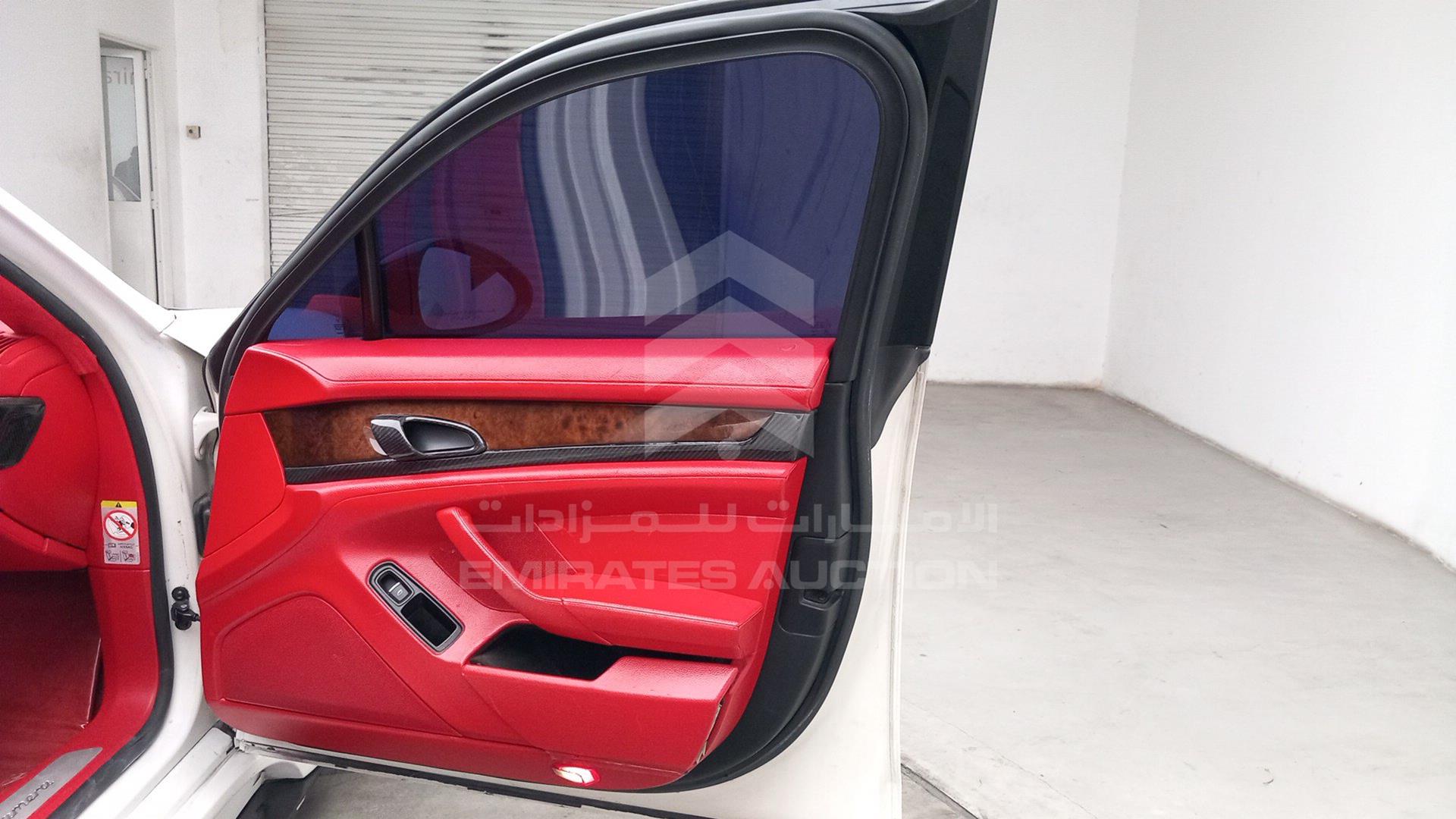 2011 PORSCHE PANAMERA VIN: WP0ZZZ97ZBL004748