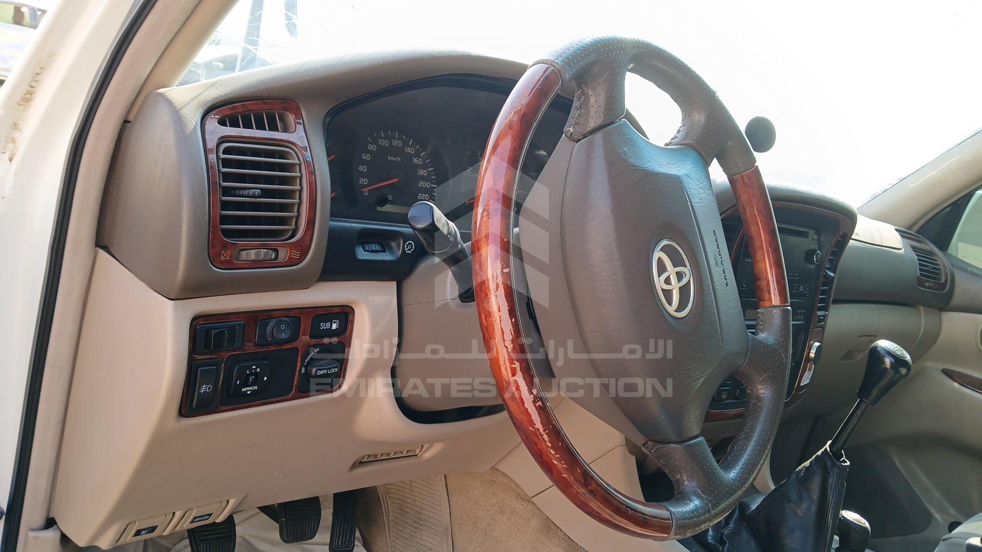 2002 TOYOTA LAND CRUISER VIN: JTEHT05J322021178