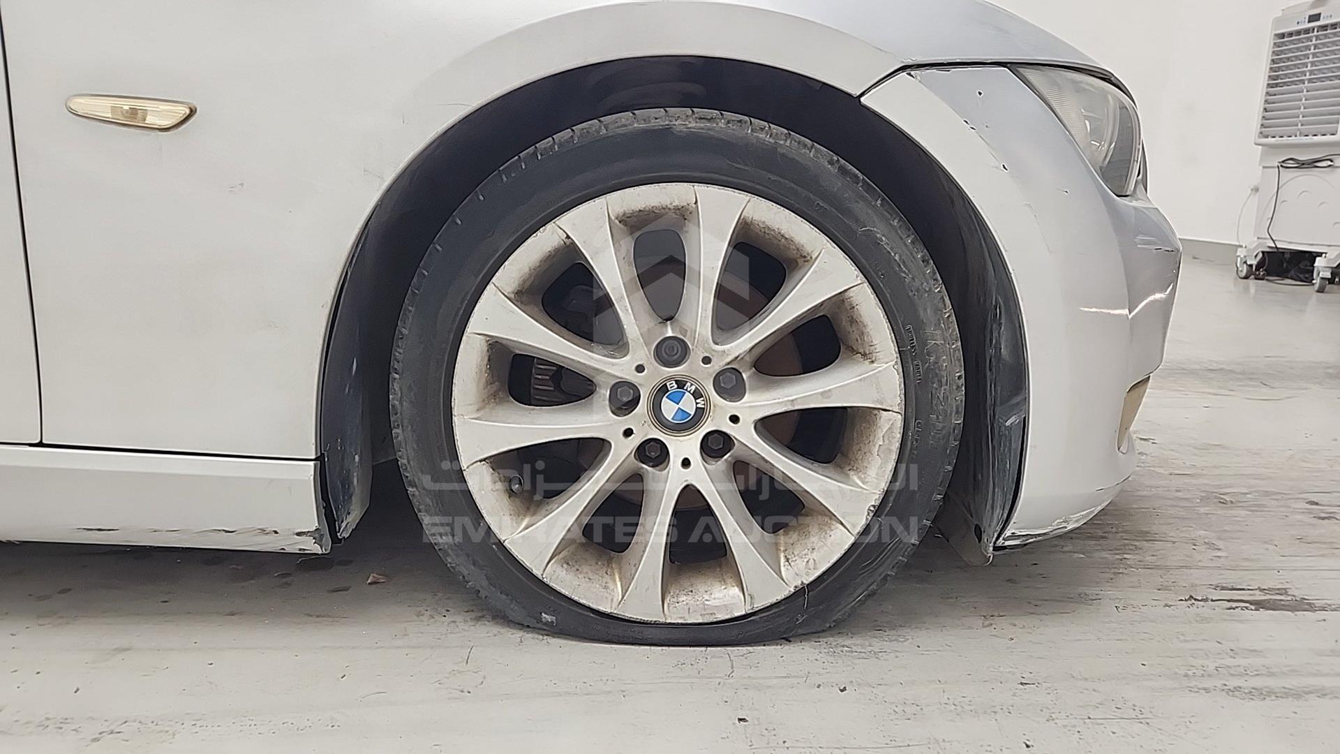 2007 BMW 325 VIN: WBAWB31037PU80957