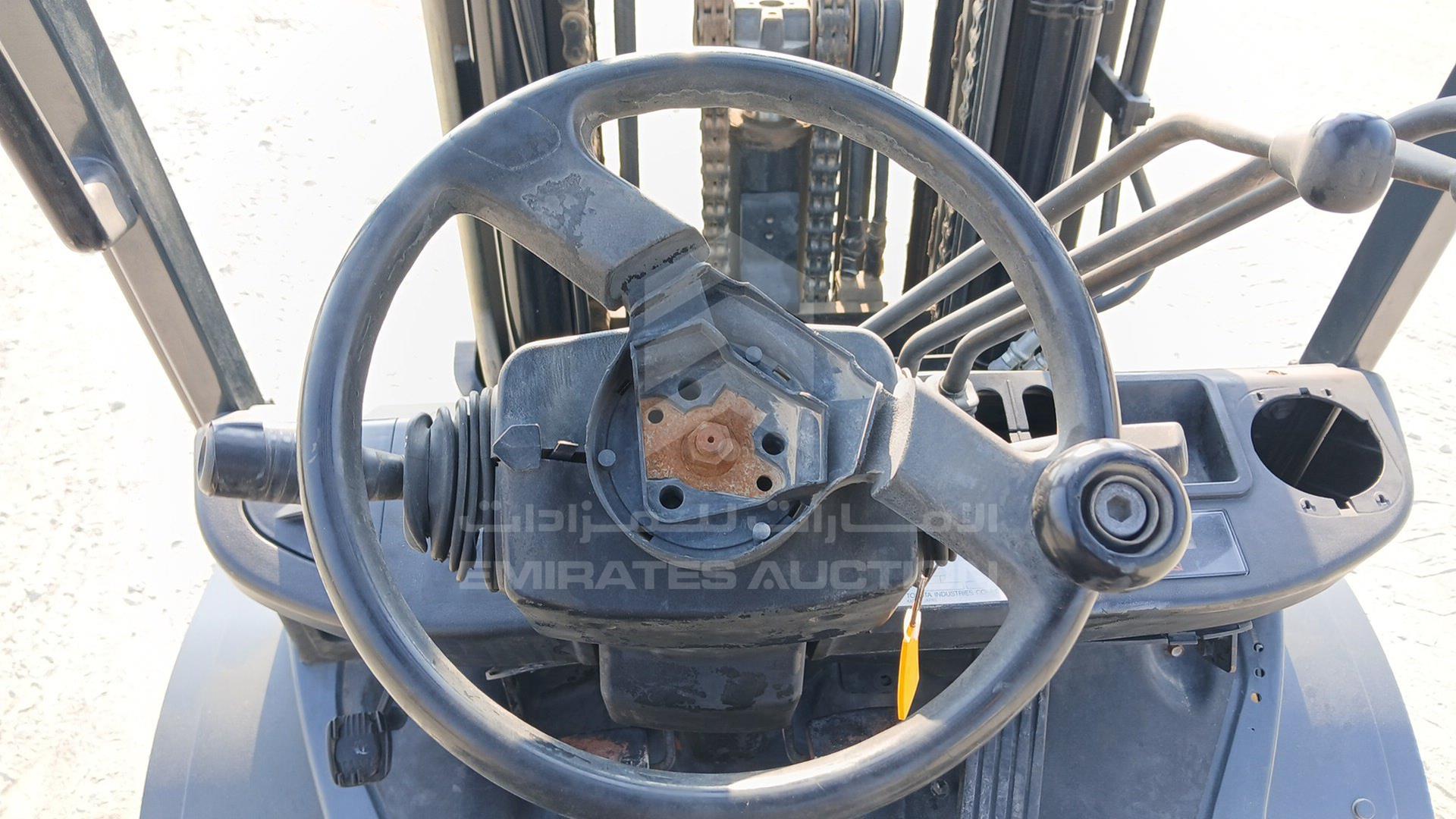 2013 TOYOTA FORKLIFT VIN: 308FGJ3533318