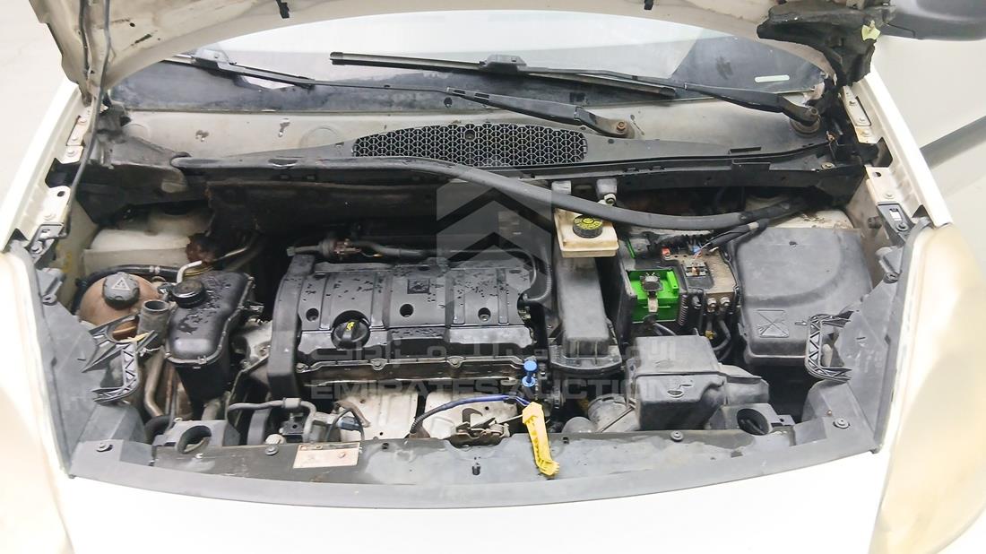 2015 Peugeot Partner — Engine Bay — Photo 31