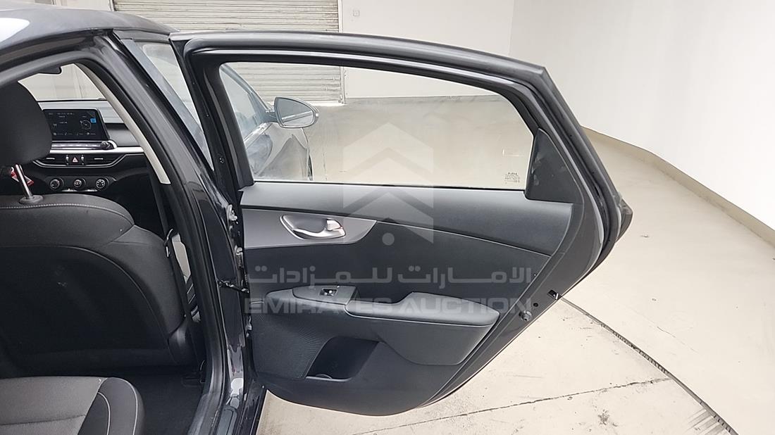 كيا سيراتو 2024 — الباب الخلفي الأيمن — صورة 27