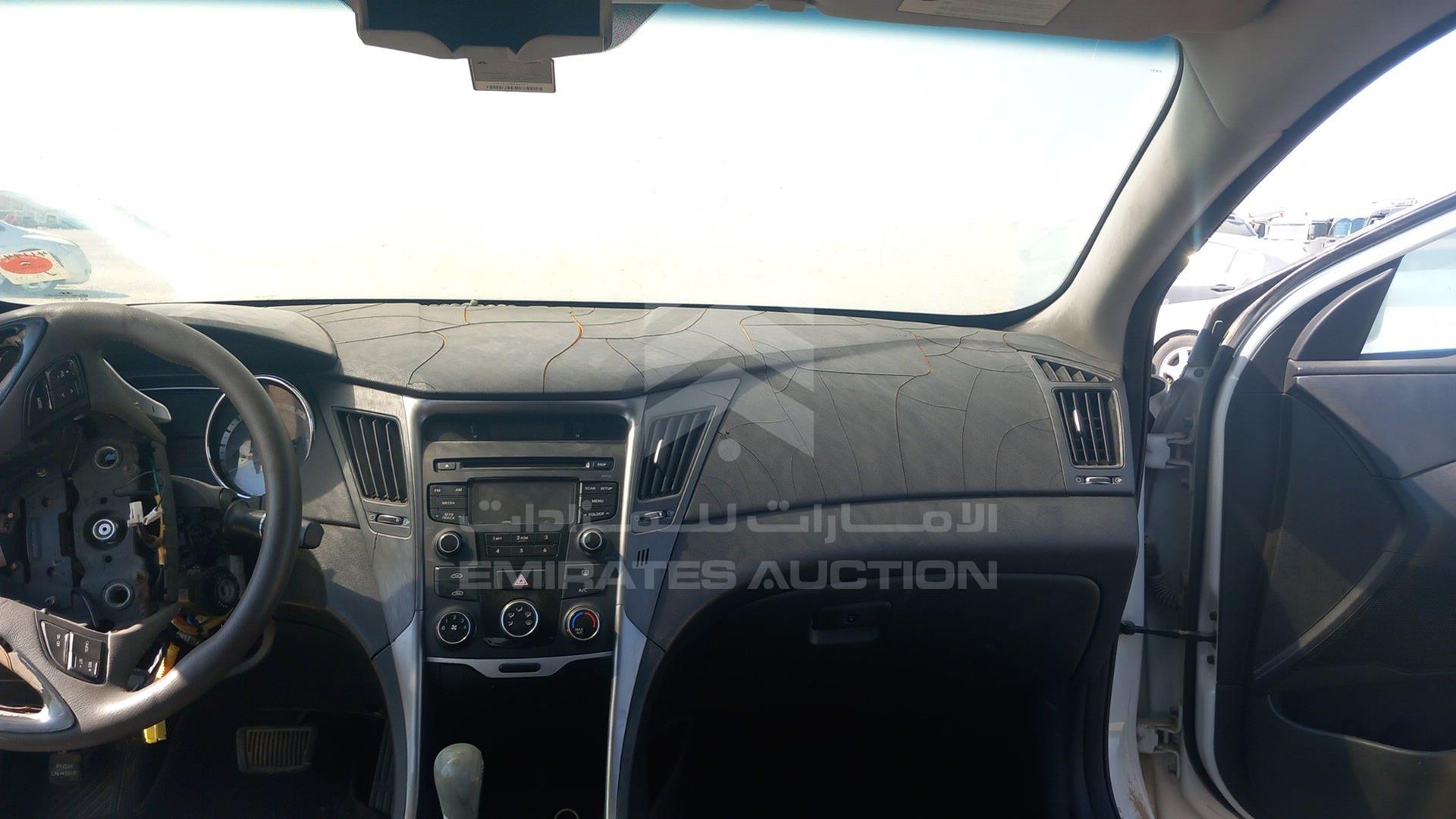 2014 HYUNDAI SONATA VIN: KMHEB41C5EA618234