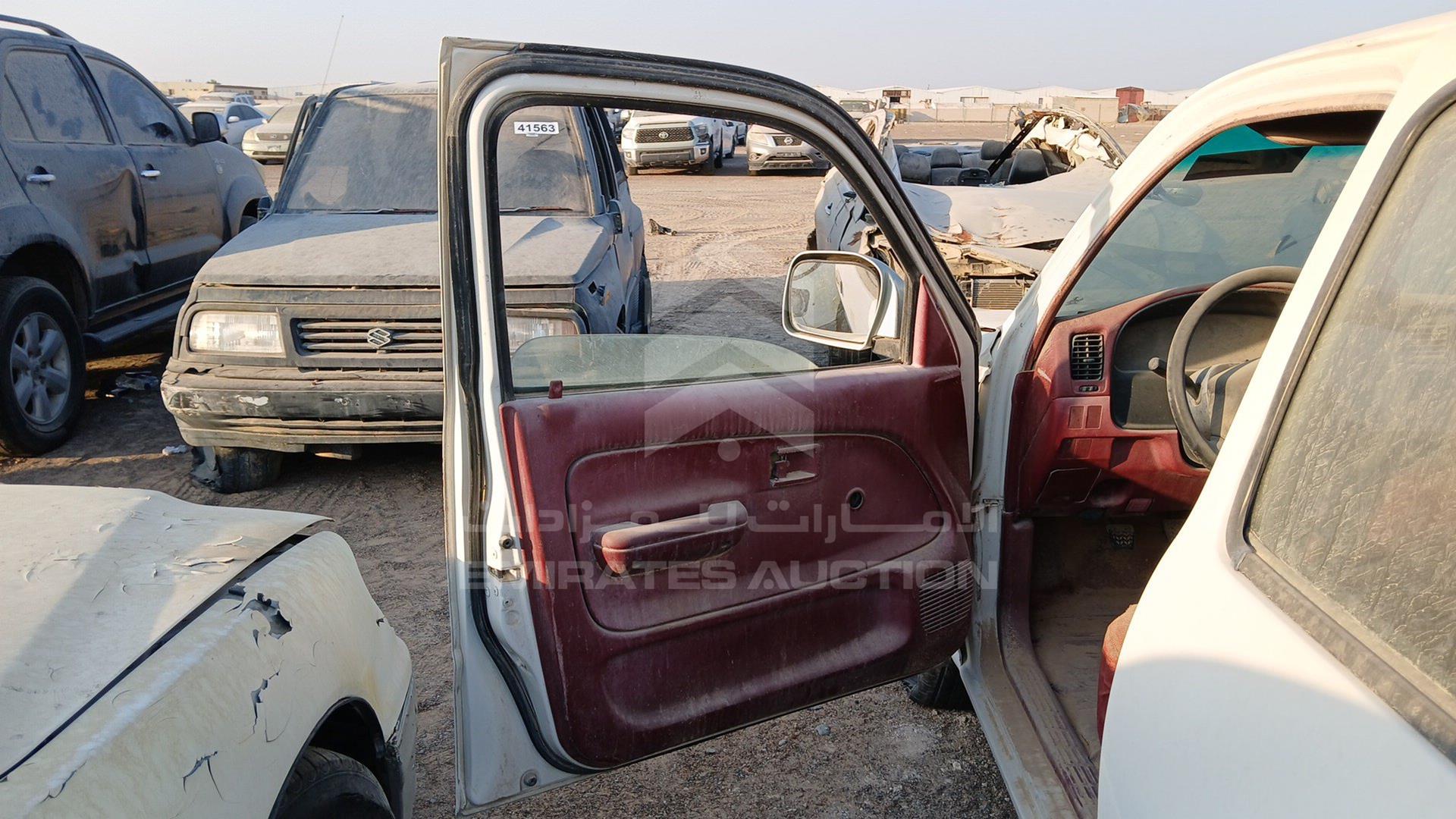 2000 TOYOTA HILUX VIN: JTFEG426010022941