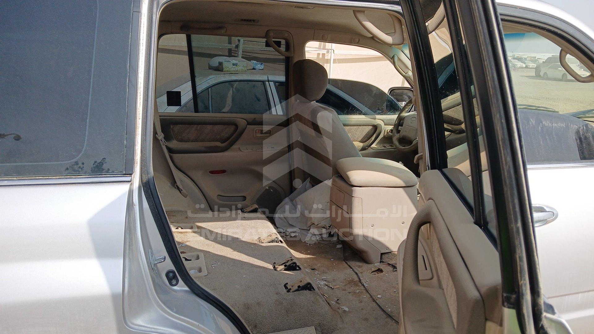 2000 TOYOTA LAND CRUISER VIN: JT3HJ09J5Y0027111