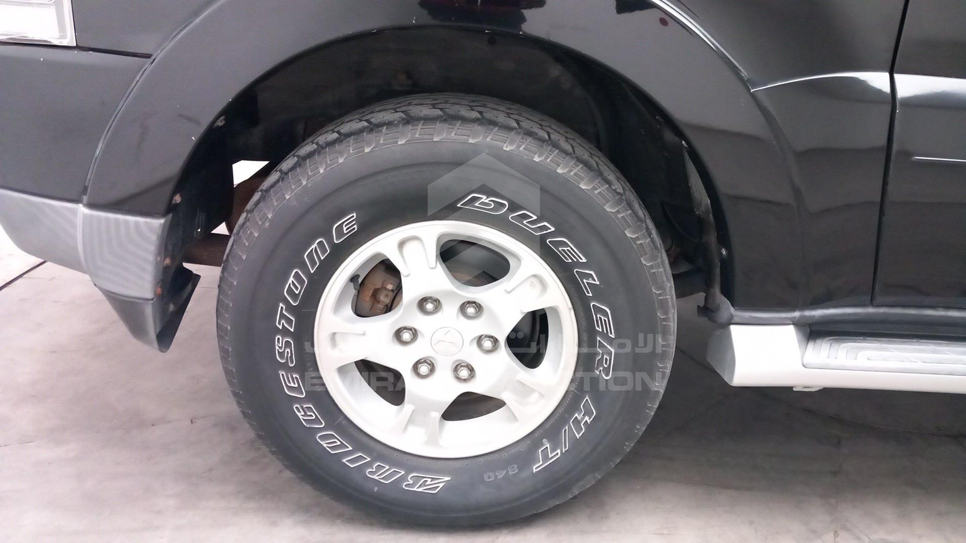 2009 MITSUBISHI PAJERO VIN: JMYMRV83W9J707496