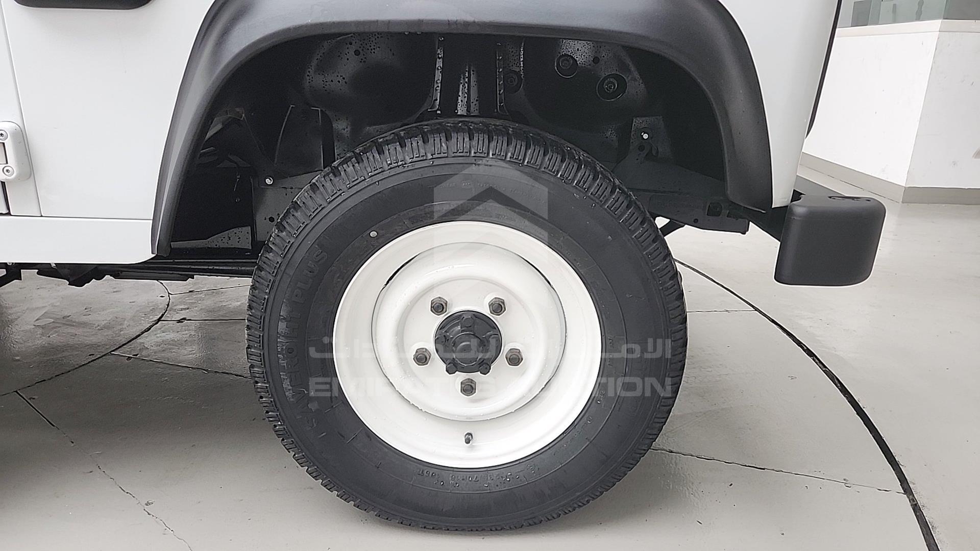 2011 LAND ROVER DEFENDER VIN: SALLDVBS8BA405450