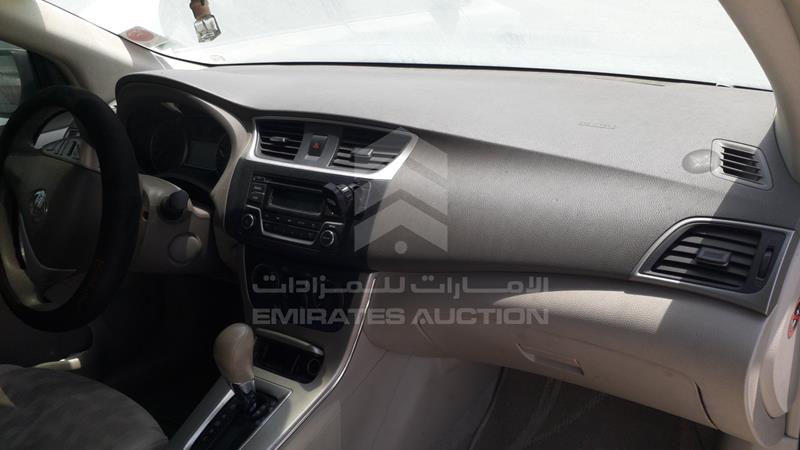 MNTBB7A93H6052104 Auction: EmiratesAuction Lot: 412008 MNTBB7A93H6052104 Nissan Sentra 2017 WHITE Photo 26