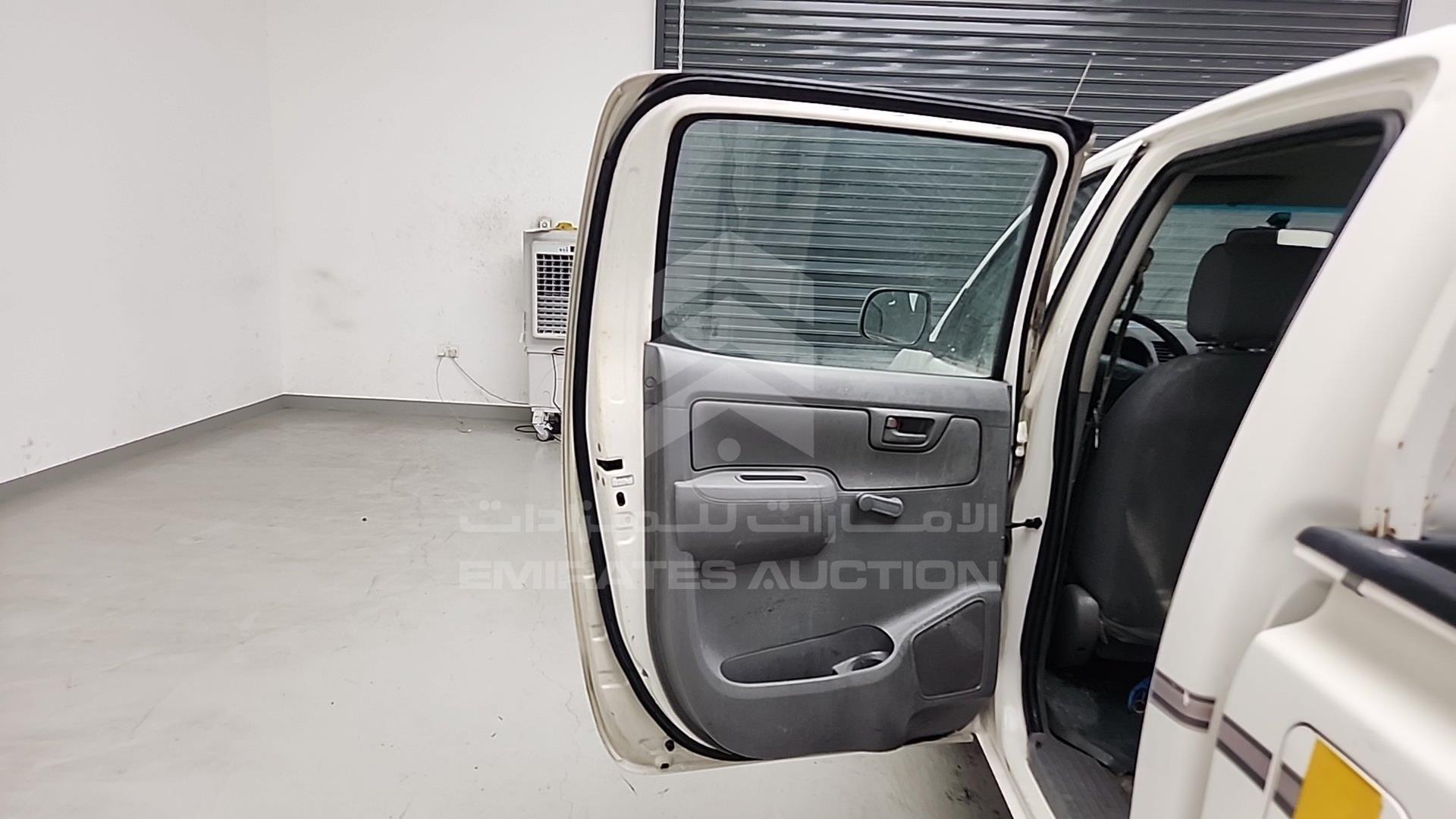 2007 TOYOTA HILUX VIN: MR0EX12G272301936