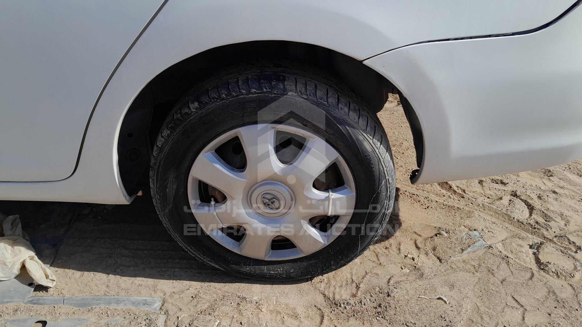 2009 TOYOTA YARIS VIN: JTDBW923394030750