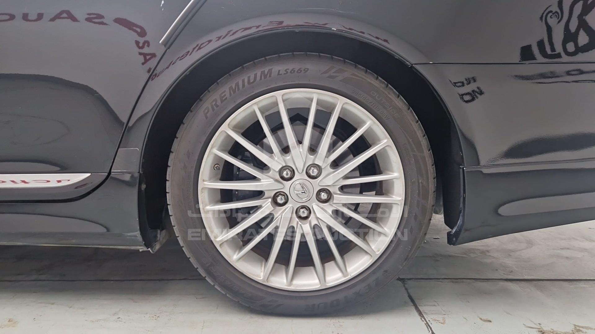 2011 LEXUS LS 460 VIN: JTHBL5EF9B5108146